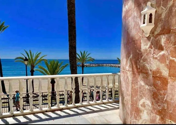 Frontline Sea En Puerto Banus Grey De Albion Apartmán
